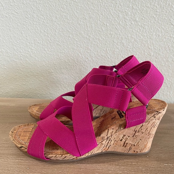 IMPO Ladies Sandles - Picture 2 of 4